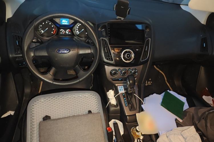 Used Ford Focus 2012 Hatchback 1.6L Automatic Comfort Model Center Console
