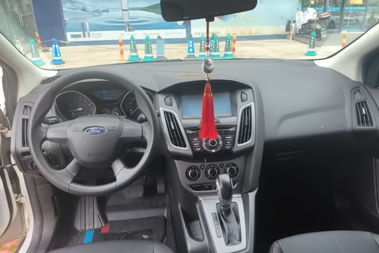Used Ford Focus 2012 Hatchback 1.6L Automatic Comfort Model Center Console
