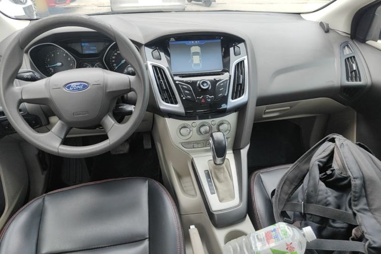 Used Ford Focus 2012 Hatchback 1.6L Automatic Comfort Model Center Console