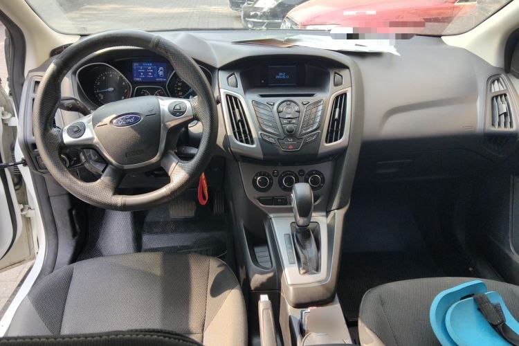 Used Ford Focus 2012 Hatchback 1.6L Automatic Comfort Model Center Console