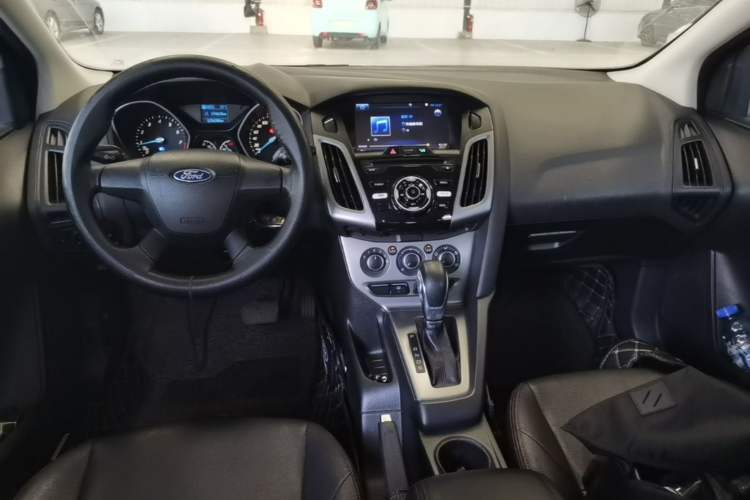Used Ford Focus 2012 Hatchback 1.6L Automatic Comfort Model Center Console
