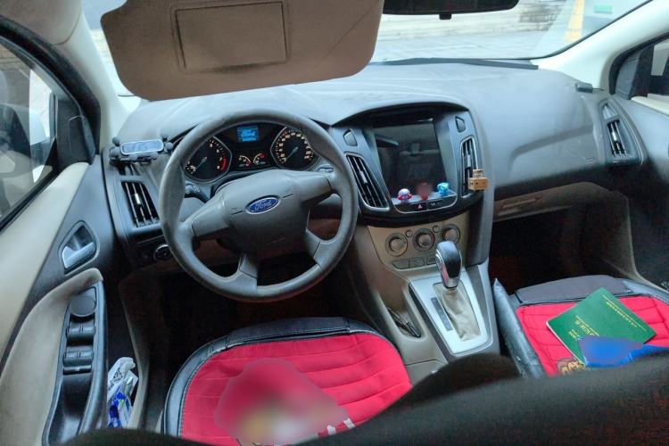 Used Ford Focus 2012 Sedan 1.6L Automatic Comfort Model Center Console