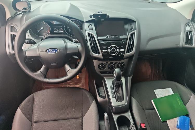 Used Ford Focus 2012 Hatchback 1.6L Automatic Comfort Model Center Console