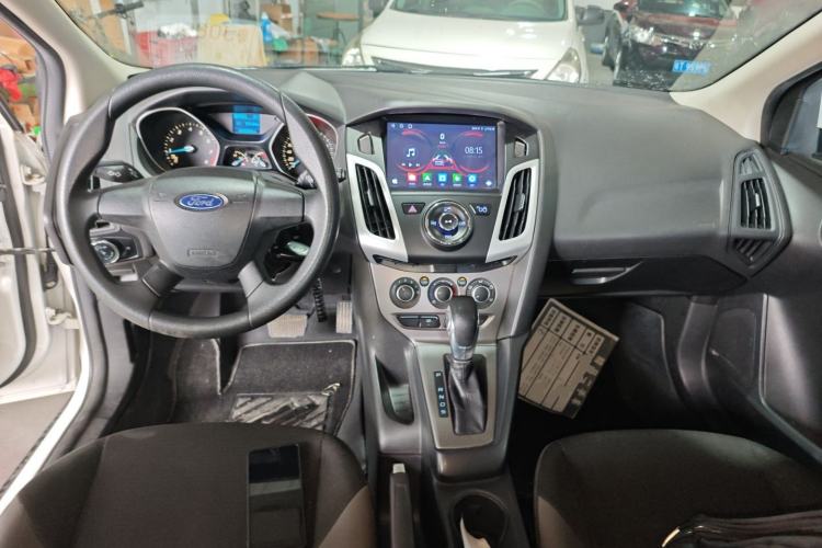 Used Ford Focus 2012 Hatchback 1.6L Automatic Comfort Model Center Console