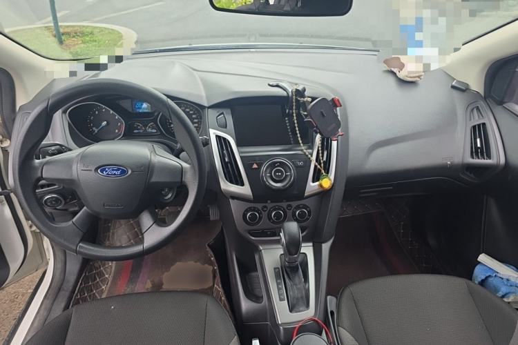 Used Ford Focus 2012 Hatchback 1.6L Automatic Comfort Model Center Console