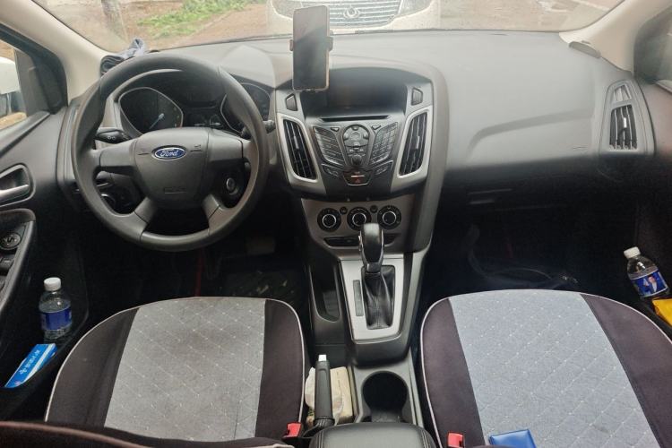 Used Ford Focus 2012 Hatchback 1.6L Automatic Comfort Model Center Console
