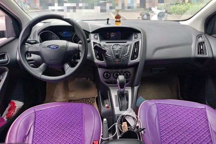 Used Ford Focus 2012 Hatchback 1.6L Automatic Comfort Model Center Console