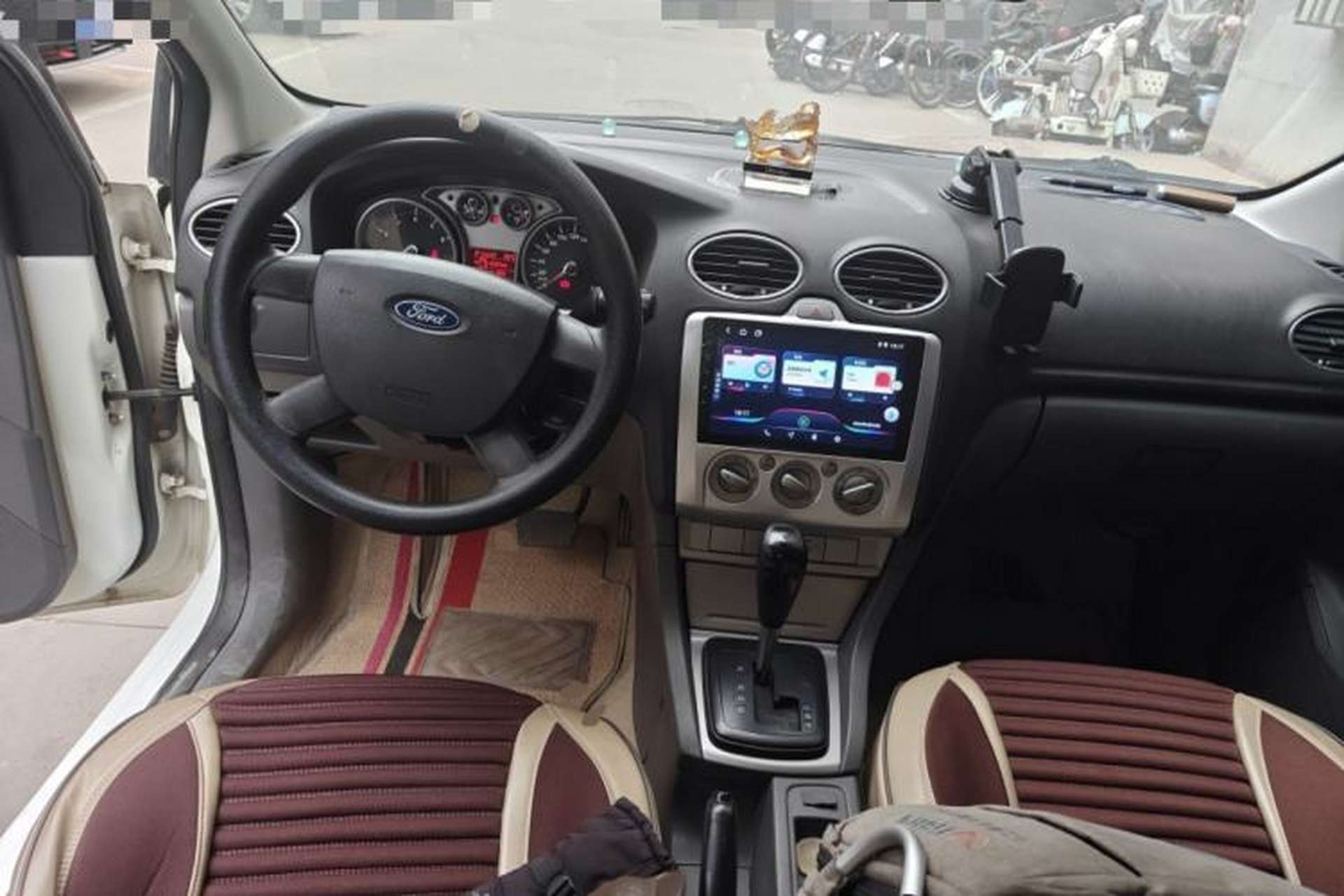 Used Ford Focus 2012 Hatchback Classic 1.8L Automatic Base Model Center Console