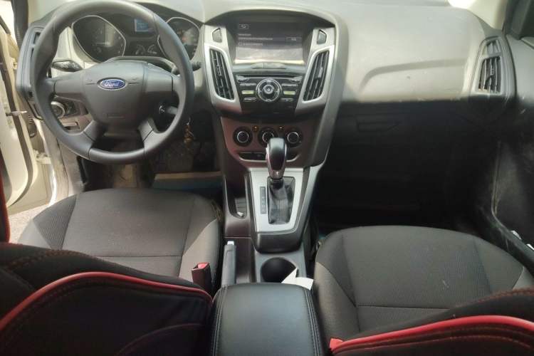 Used Ford Focus 2012 Hatchback 1.6L Automatic Comfort Model Center Console