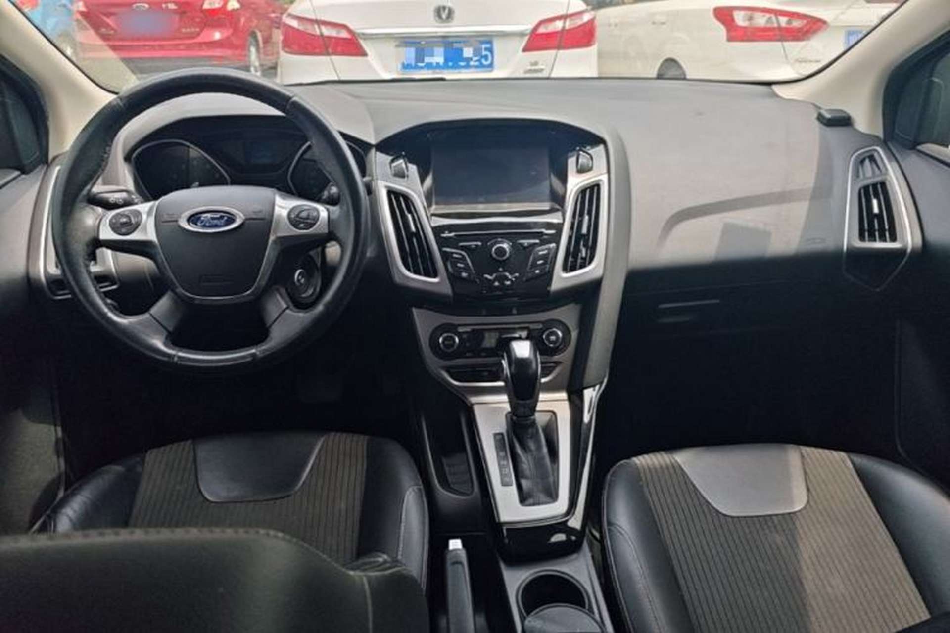 Used Ford Focus 2012 Sedan 1.6L Automatic Fashion Edition Center Console