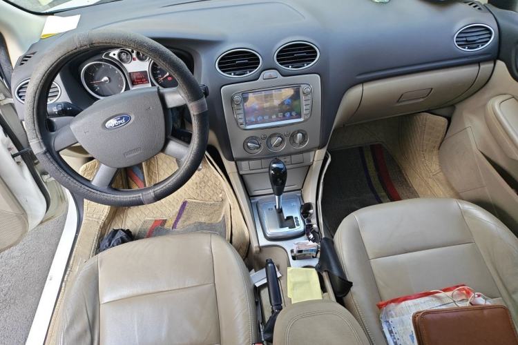 Used Ford Focus 2012 Hatchback Classic 1.8L Automatic Fashion Edition Center Console