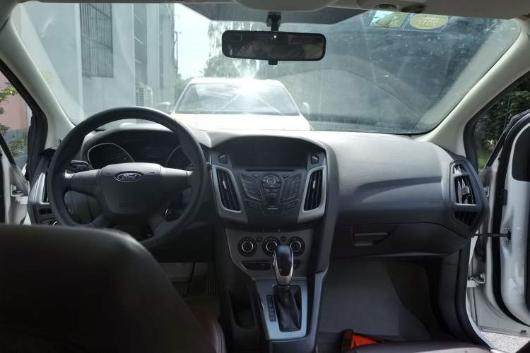 Used Ford Focus 2012 Hatchback 1.6L Automatic Comfort Model Center Console