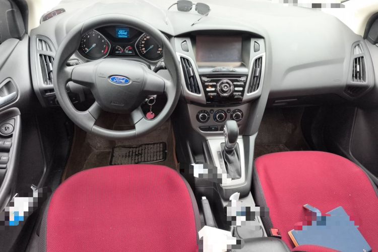 Used Ford Focus 2012 Hatchback 1.6L Automatic Comfort Model Center Console