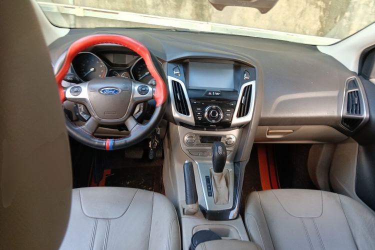 Used Ford Focus 2012 Sedan 1.6L Automatic Prestige Model Center Console