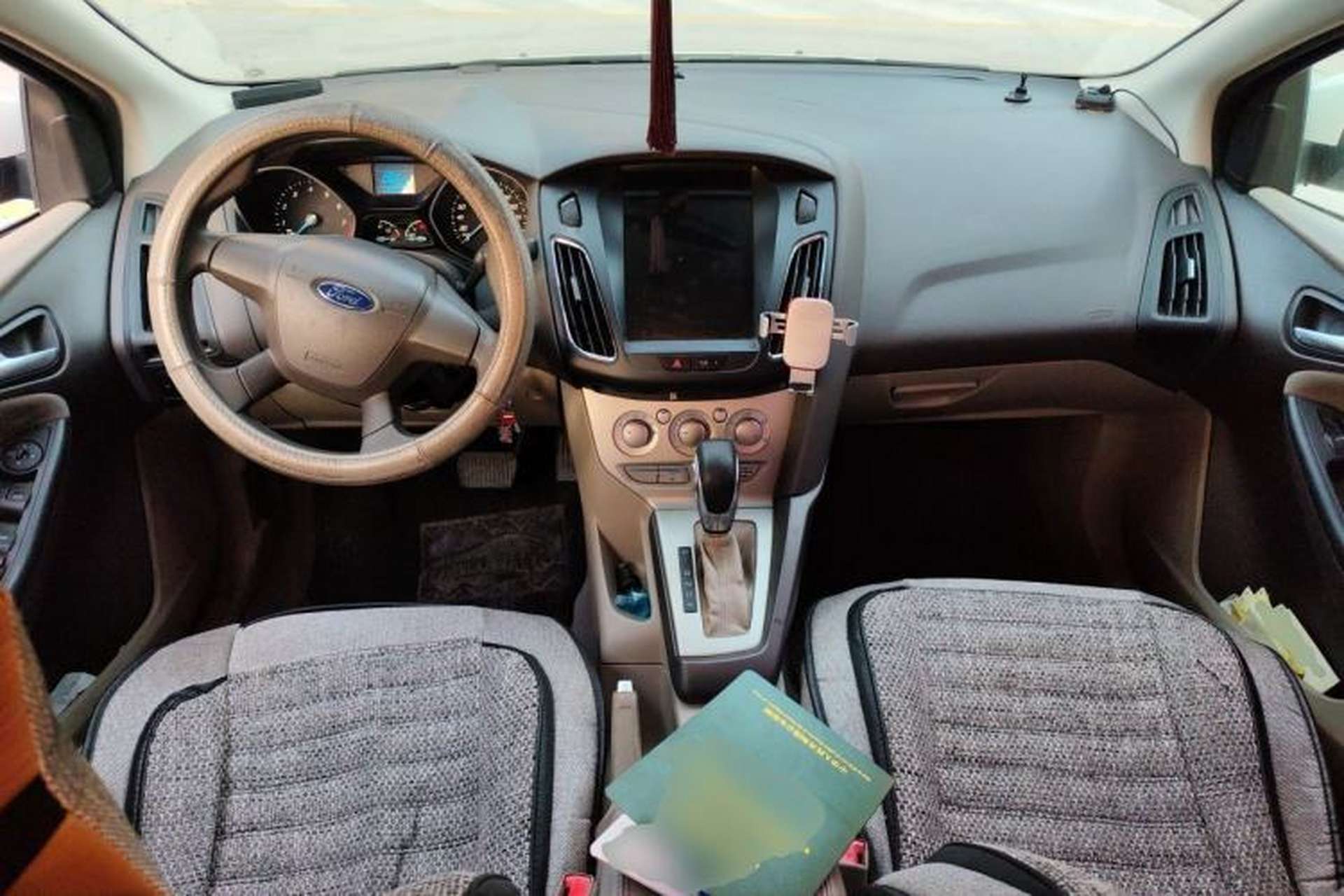 Used Ford Focus 2012 Sedan 1.6L Automatic Comfort Model Center Console