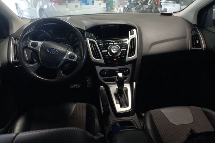 Used Ford Focus 2012 Hatchback 2.0L Automatic Luxury Sport Model Center Console
