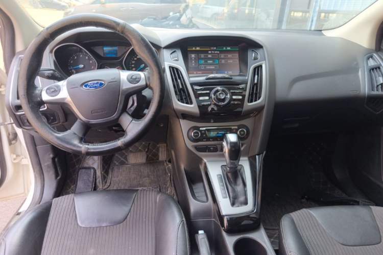 Used Ford Focus 2012 Sedan 1.6L Automatic Prestige Model Center Console