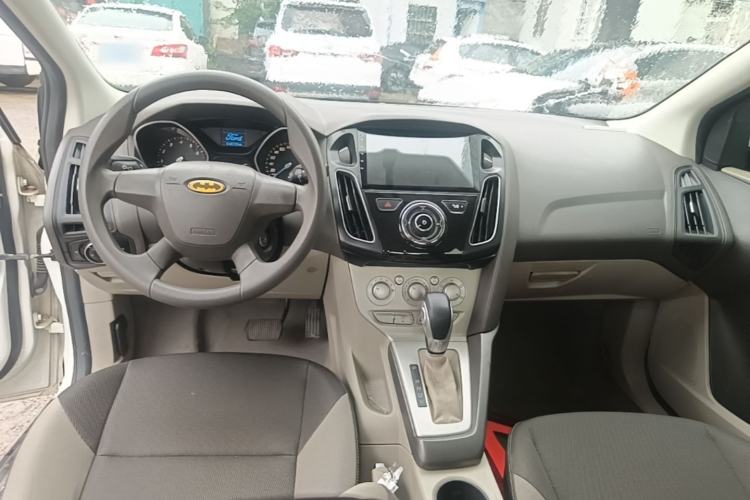 Used Ford Focus 2012 Sedan 1.6L Automatic Comfort Model Center Console