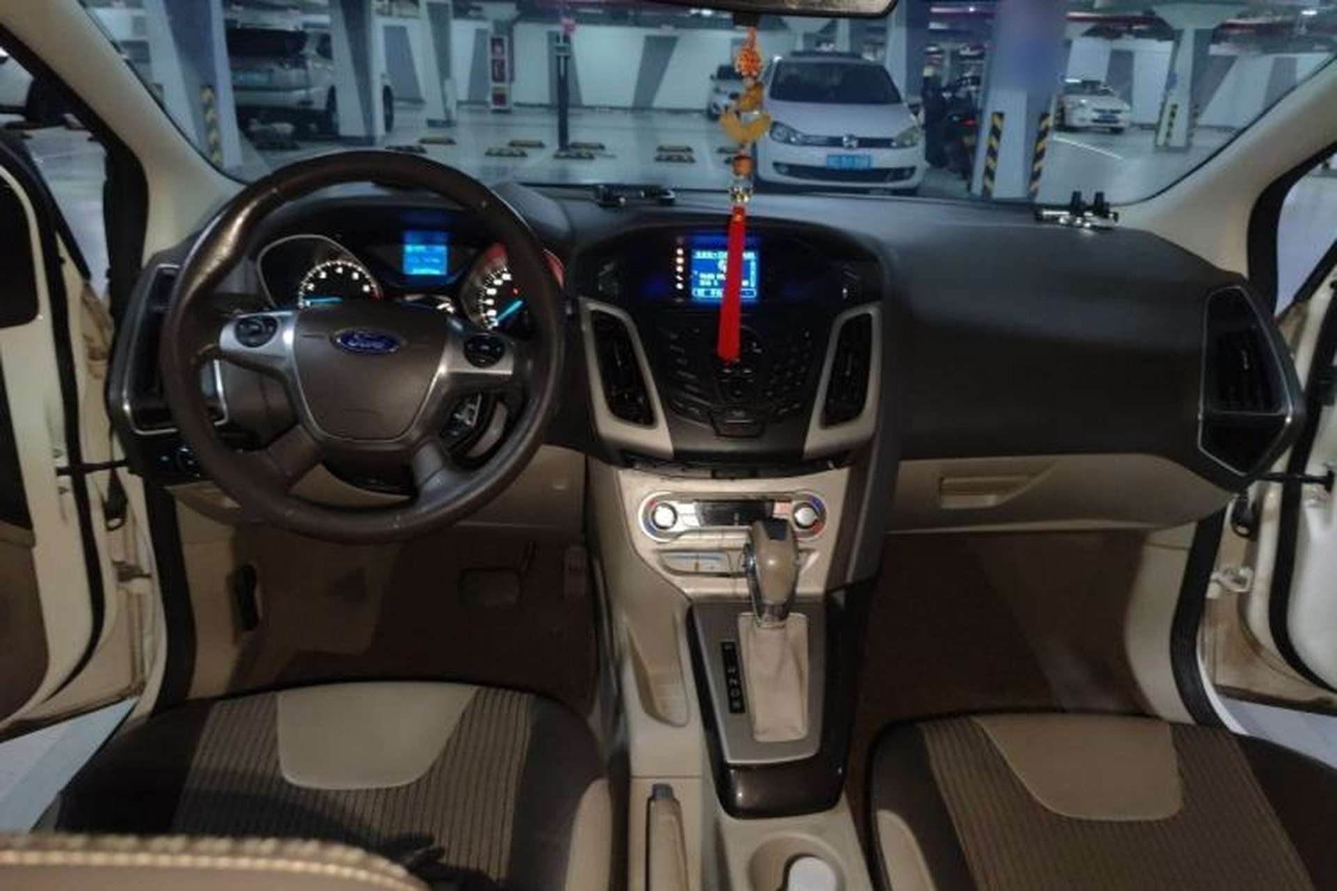 Used Ford Focus 2012 Hatchback 1.6L Automatic Fashion Edition Center Console