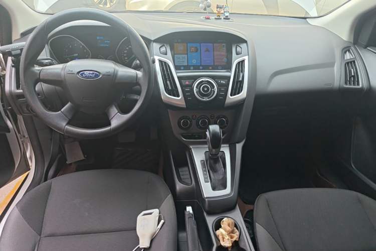 Used Ford Focus 2012 Hatchback 1.6L Automatic Comfort Model Center Console