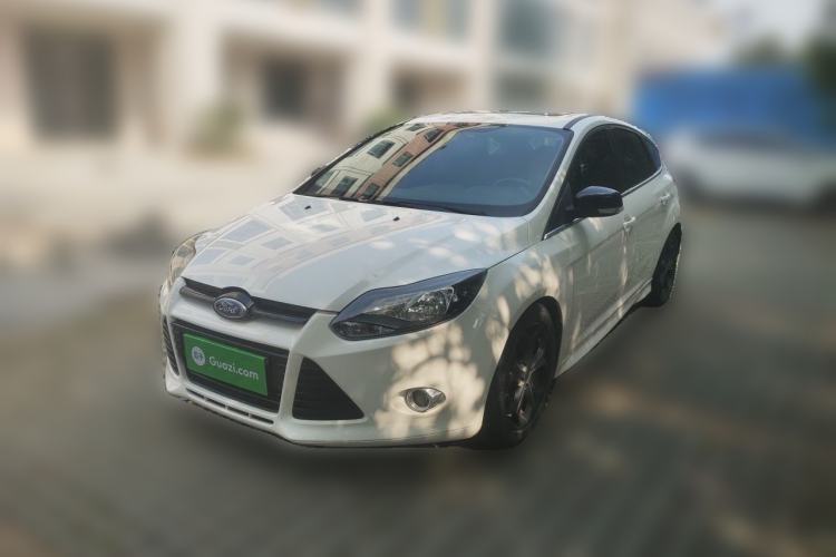 Gebrauchter Ford Focus 2012 Hatchback 2.0L Automatic Luxury Sport Model Guazi used car, China used car export, Used car for sale, Used cars, Cheapest cars for sale