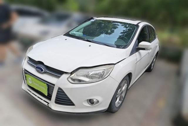Ojetý Ford Focus 2012 Hatchback 1.6L Automatic Fashion Edition