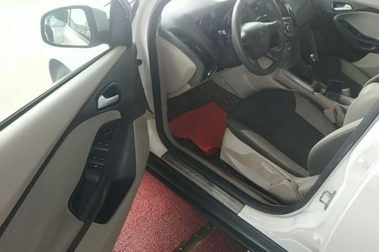 Used Ford Focus 2012 Sedan 1.6L Manual Comfort Model Driver Seat