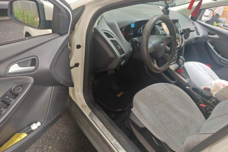 Used Ford Focus 2012 Hatchback 1.6L Automatic Comfort Model Driver Seat