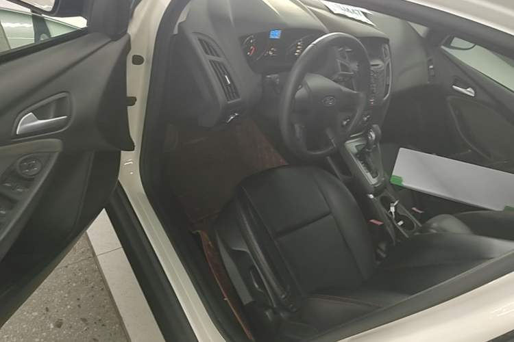 Used Ford Focus 2012 Hatchback 1.6L Automatic Comfort Model Driver Seat