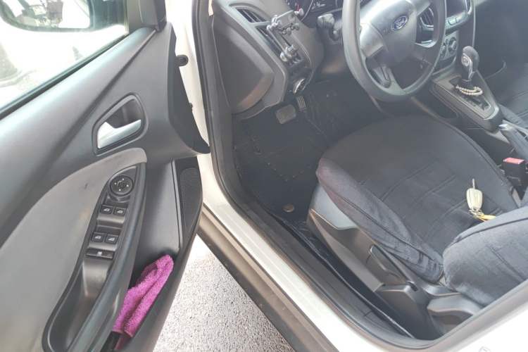 Used Ford Focus 2012 Hatchback 1.6L Automatic Comfort Model Driver Seat