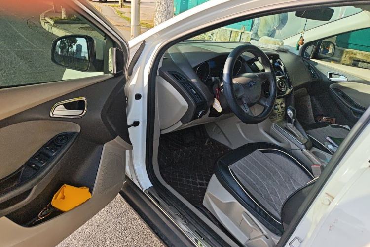 Used Ford Focus 2012 Sedan 1.6L Automatic Comfort Model Driver Seat
