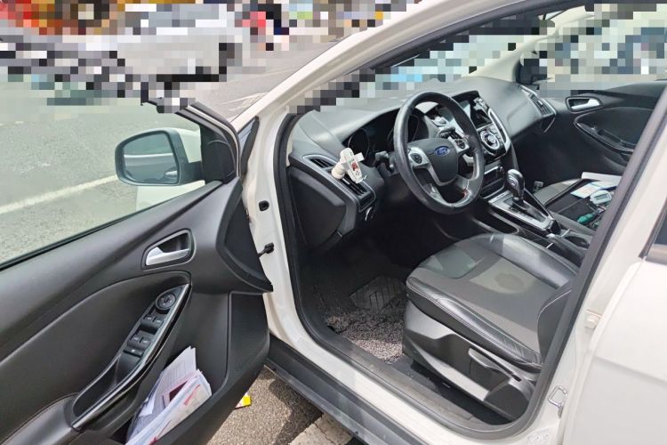 Used Ford Focus 2012 Hatchback 1.6L Automatic Fashion Edition Driver Seat