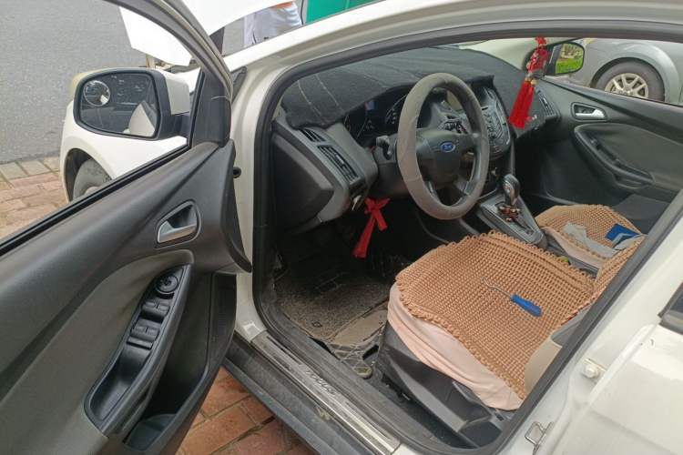 Used Ford Focus 2012 Hatchback 1.6L Automatic Comfort Model Driver Seat