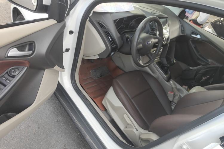 Used Ford Focus 2012 Sedan 1.6L Manual Comfort Model Driver Seat
