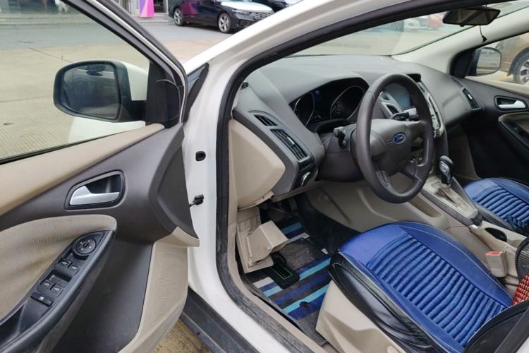 Used Ford Focus 2012 Sedan 1.6L Automatic Comfort Model Driver Seat