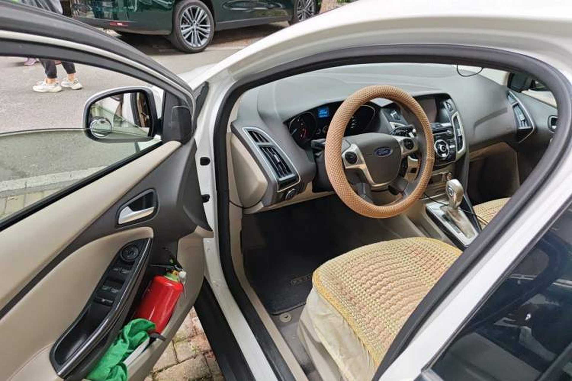 Used Ford Focus 2012 Sedan 1.6L Automatic Fashion Edition Driver Seat