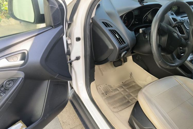 Used Ford Focus 2012 Hatchback 1.6L Automatic Comfort Model Driver Seat