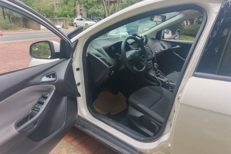 Used Ford Focus 2012 Hatchback 1.6L Automatic Comfort Model Driver Seat