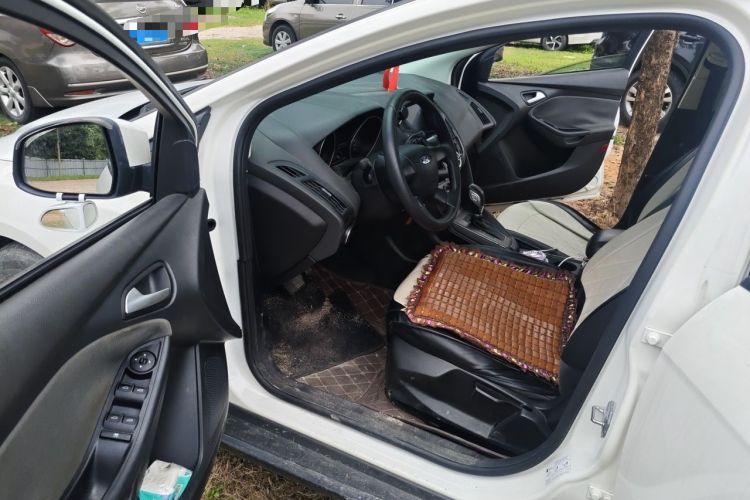 Used Ford Focus 2012 Hatchback 1.6L Automatic Comfort Model Driver Seat