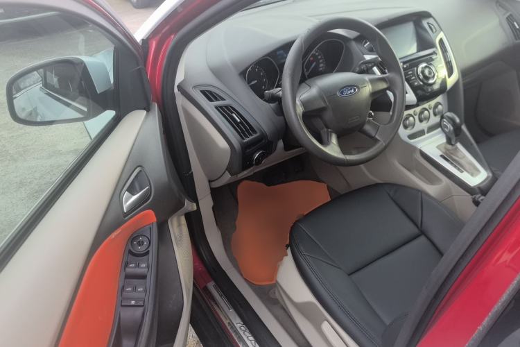 Used Ford Focus 2012 Sedan 1.6L Automatic Comfort Model Driver Seat