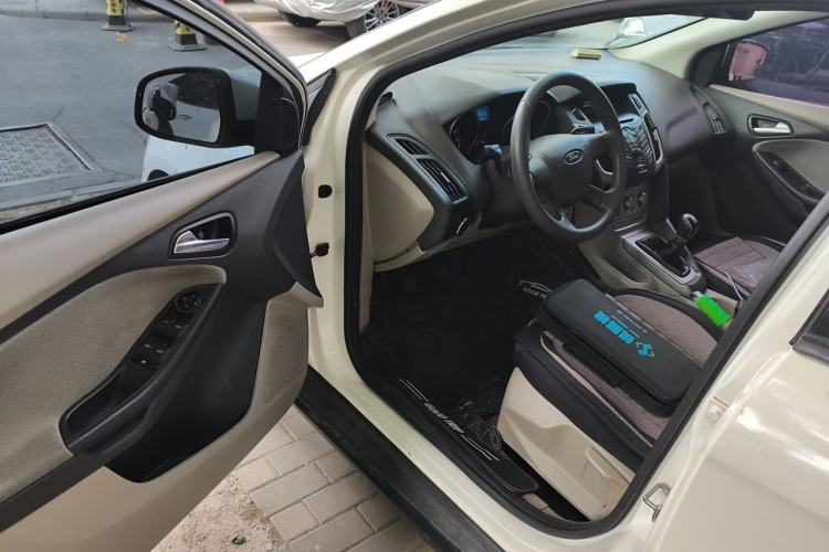 Used Ford Focus 2012 Sedan 1.6L Manual Comfort Model Driver Seat