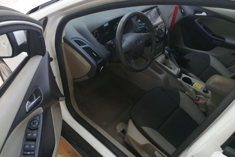 Used Ford Focus 2012 Sedan 1.6L Automatic Comfort Model Driver Seat