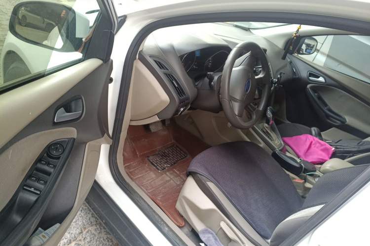 Used Ford Focus 2012 Sedan 1.6L Automatic Comfort Model Driver Seat