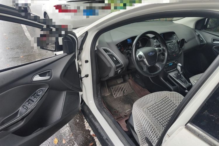 Used Ford Focus 2012 Sedan 1.6L Automatic Fashion Edition Driver Seat