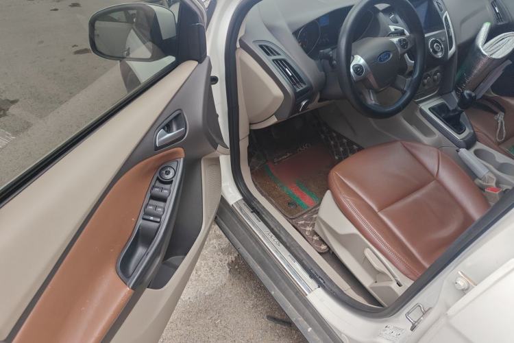 Used Ford Focus 2012 Sedan 1.6L Manual Comfort Model Driver Seat