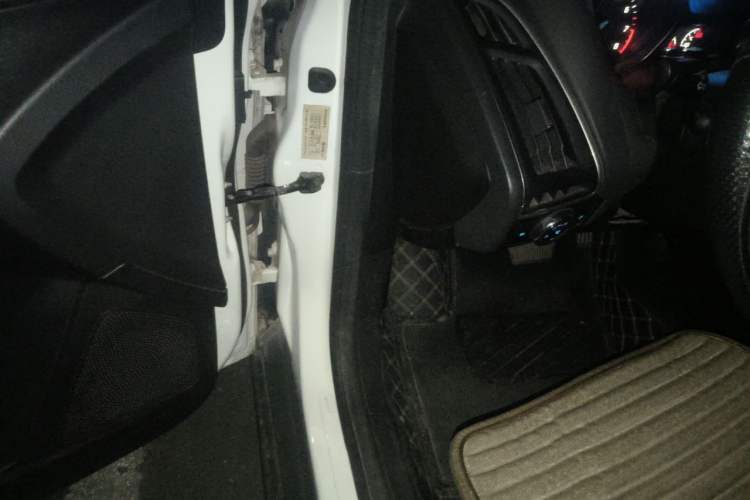 Used Ford Focus 2012 Hatchback 1.6L Automatic Fashion Edition Driver Seat