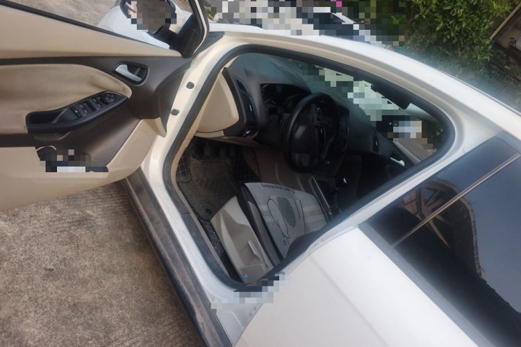 Used Ford Focus 2012 Sedan 1.6L Manual Comfort Model Driver Seat
