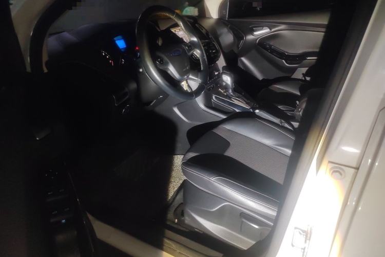 Used Ford Focus 2012 Sedan 1.6L Automatic Fashion Edition Driver Seat