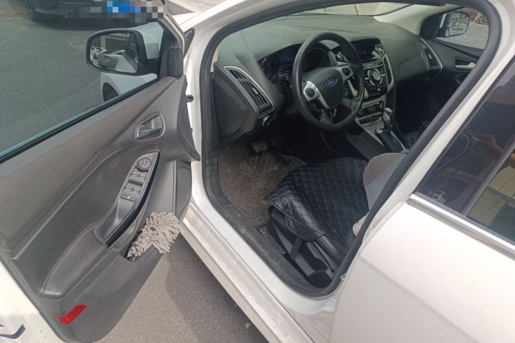 Used Ford Focus 2012 Hatchback 2.0L Automatic Luxury Sport Model Driver Seat