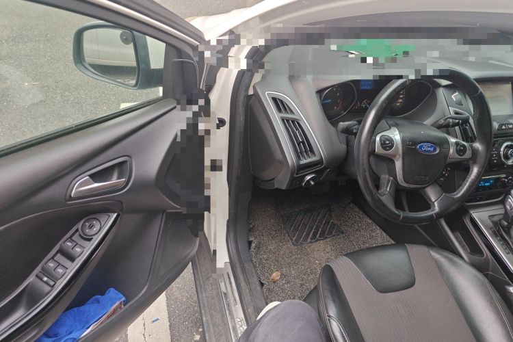 Used Ford Focus 2012 Sedan 1.6L Automatic Fashion Edition Driver Seat